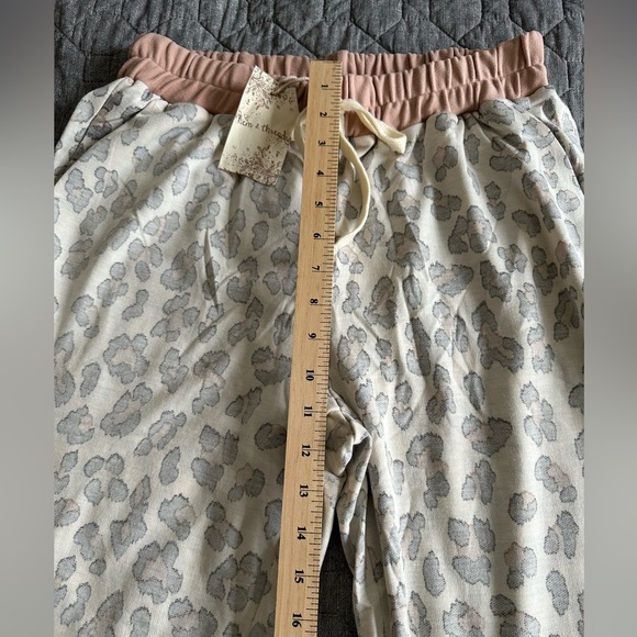NWT Hem & Thread subtle leopard print joggers / lightweight sweatpants - size XL - Picture 8 of 9